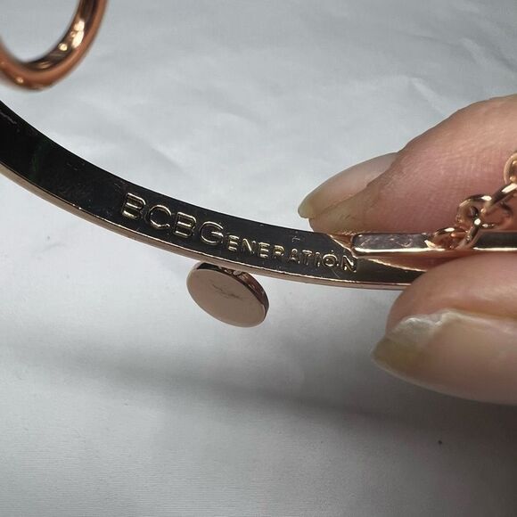BCBGeneration Star Charm cuff Bracelet‎ - Picture 4 of 12